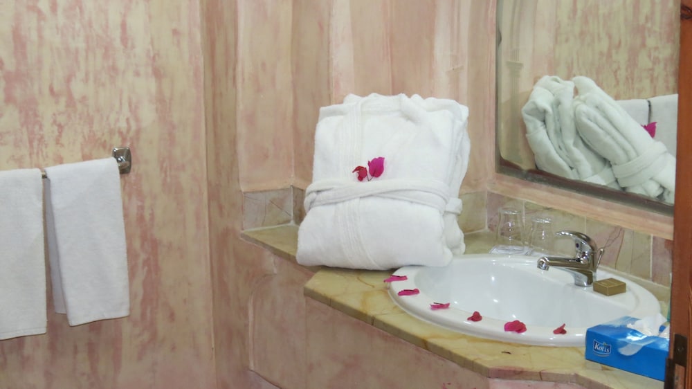 Lella Baya And Thalasso 28/71