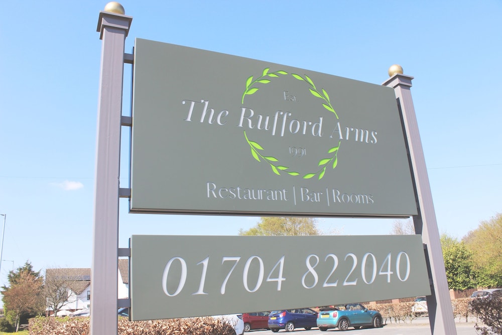 Rufford Arms Hotel 2/74