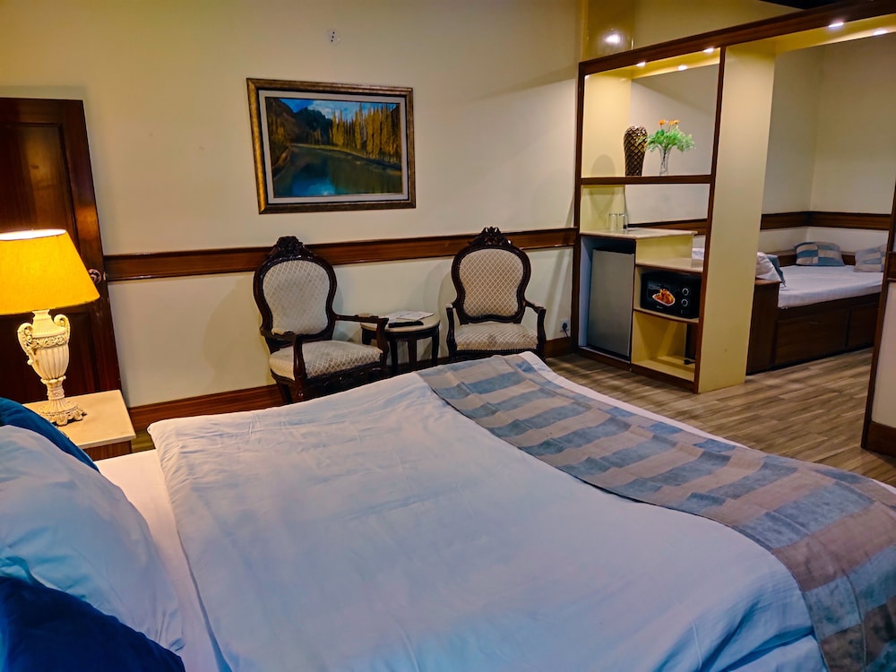 Lockwood Hotel Murree 6/15