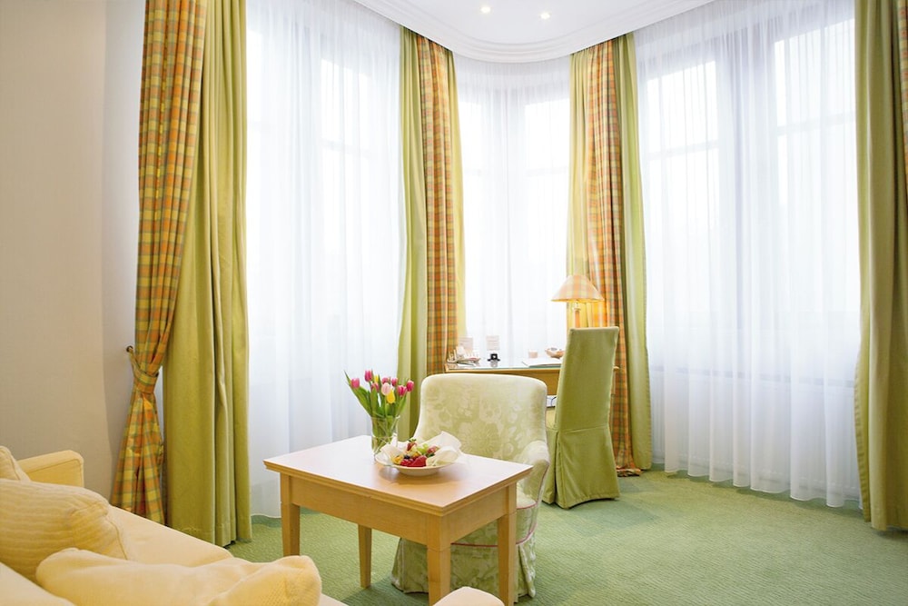 Central Kaiserhof Hotel 53/69