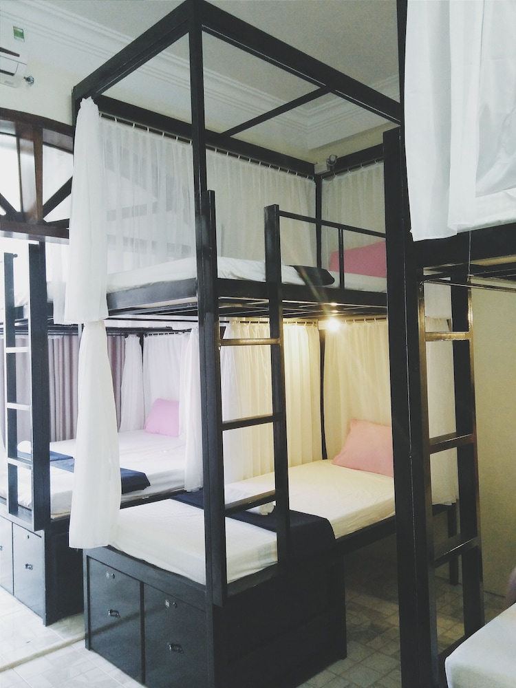 Amy Hostel Hue 56/65