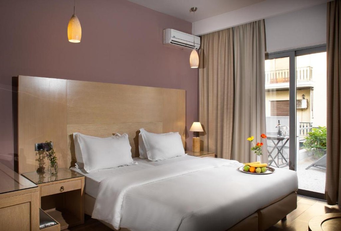 Areos Hotel 27/57