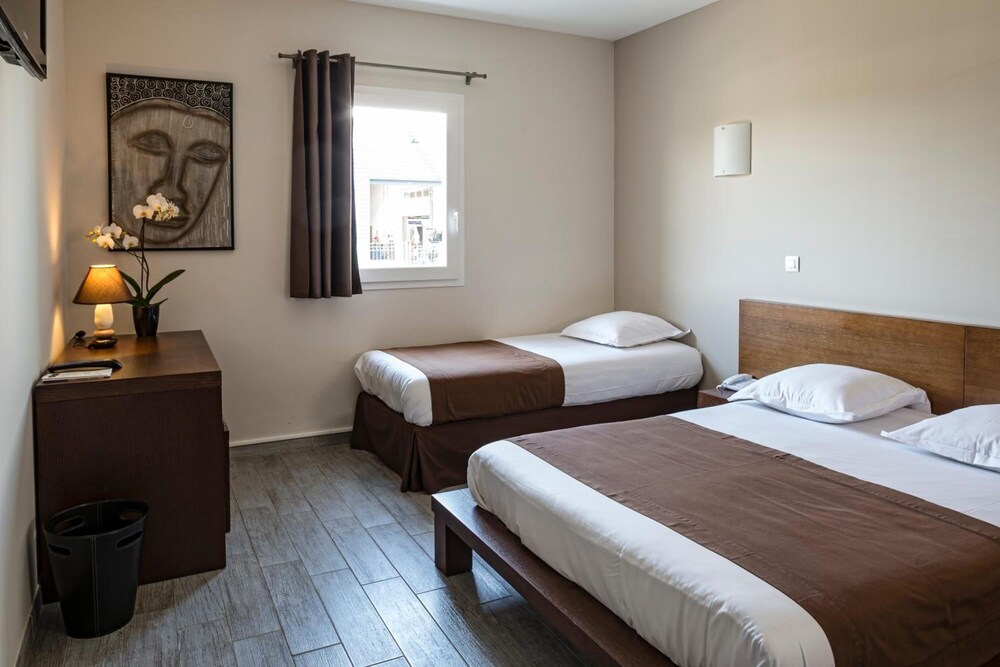 INTER HOTEL LE YA'TIS 9/48