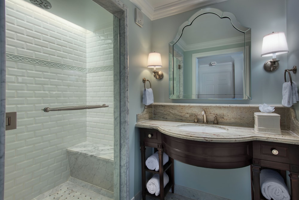 The Villas at Disneys Grand Floridian Resort and Spa 42/45