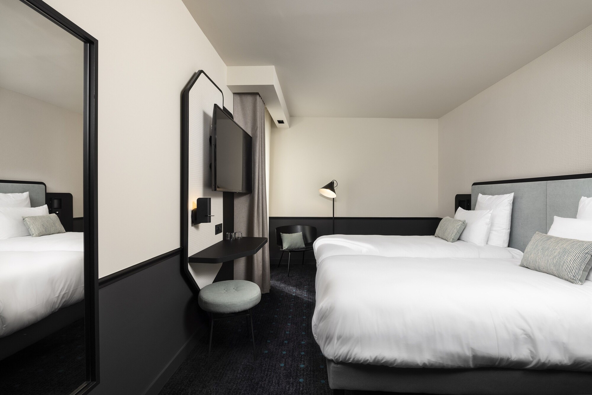 CLASSIC, TWIN BEDS