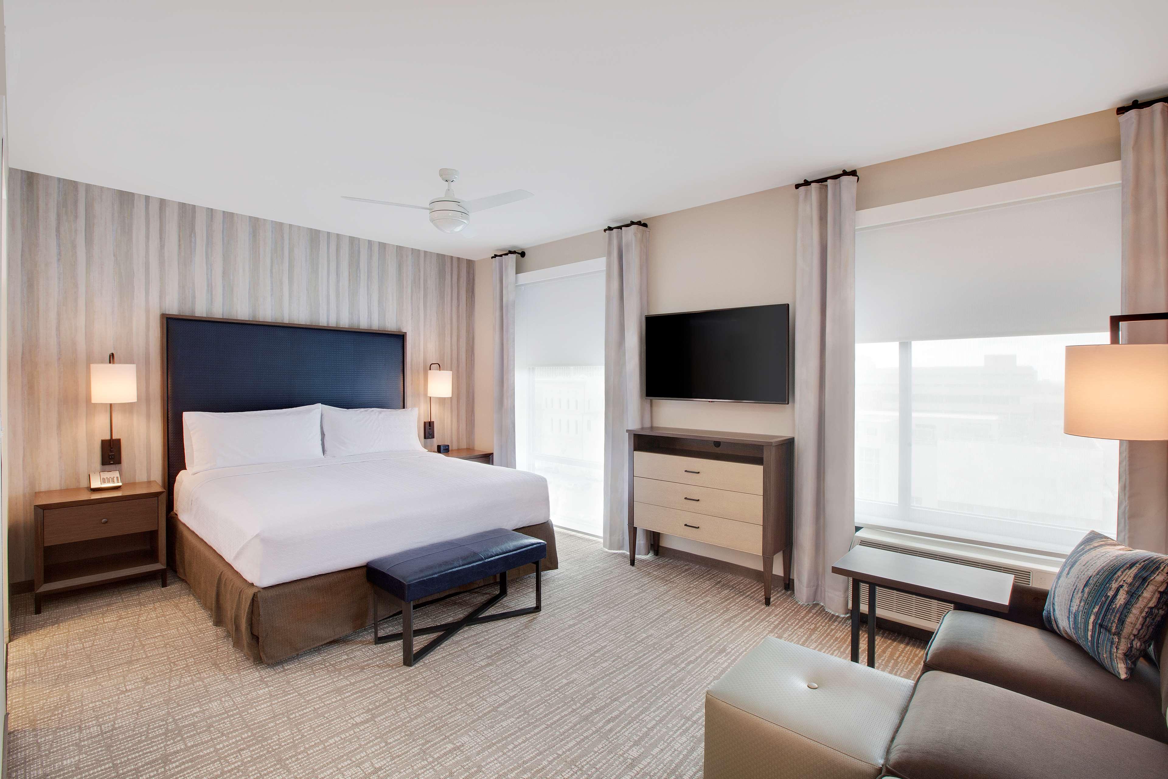 STUDIO, SUITE, KING BED, ACCESSIBLE