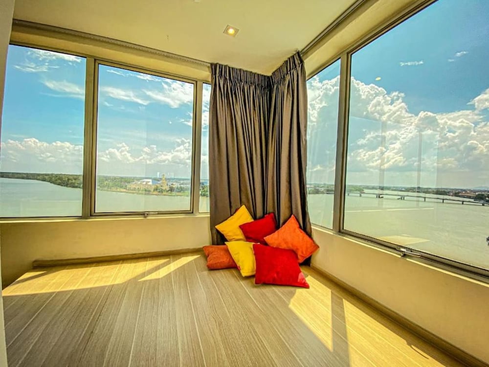 MUAR TRADERS HOTEL 20/26