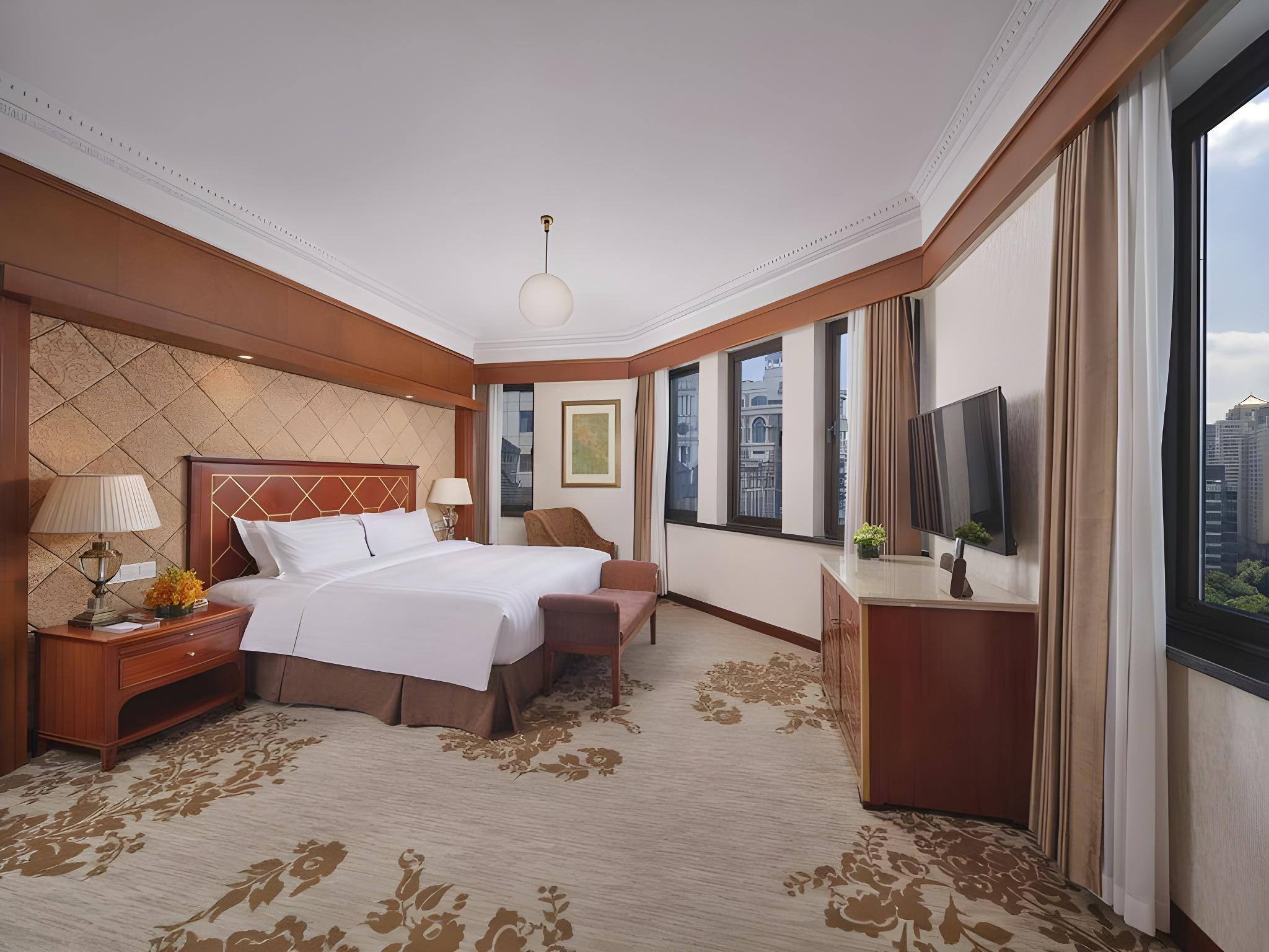 DELUXE, SUITE