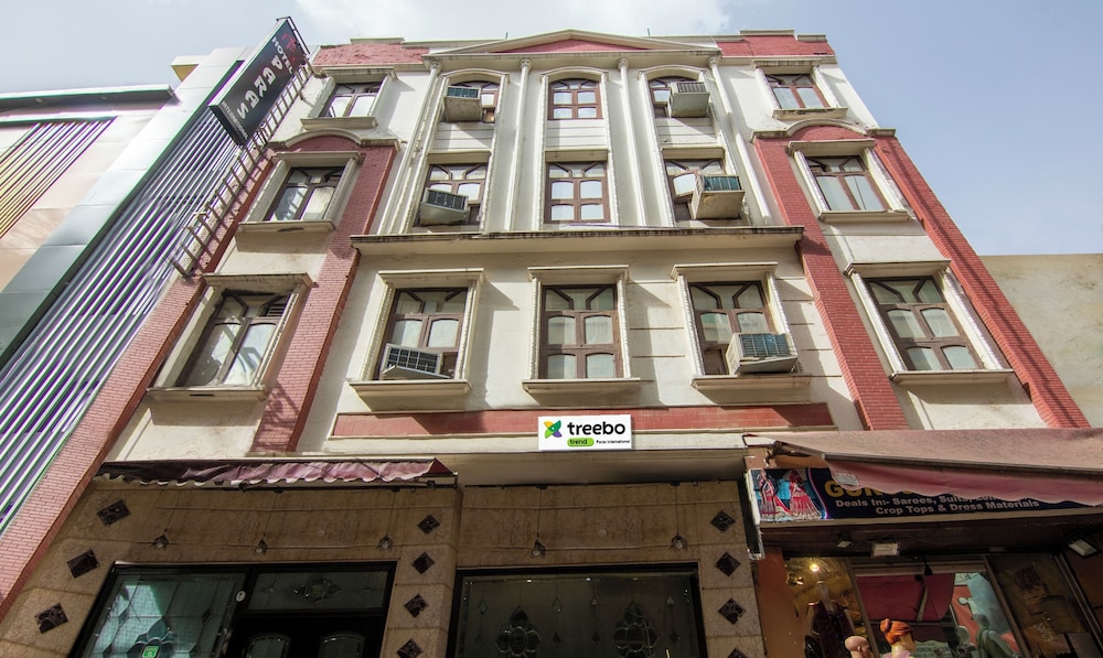 Hotel Paras International 3/49