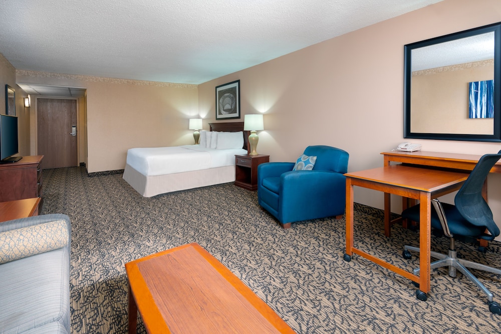 Capitol Plaza Hotel Jefferson City 38/38