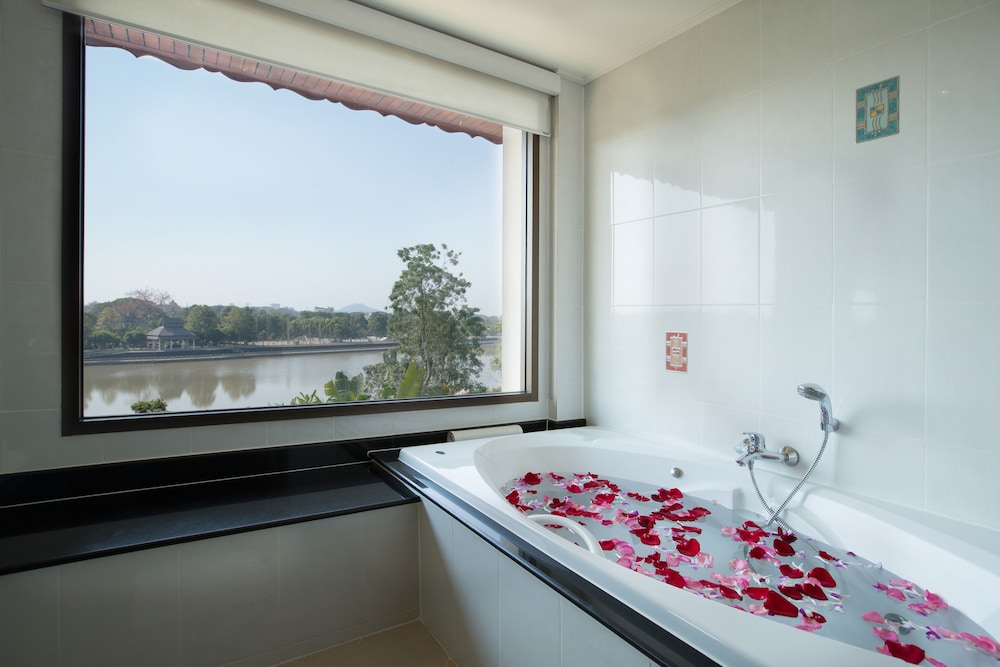 Imperial River House Resort 49/50