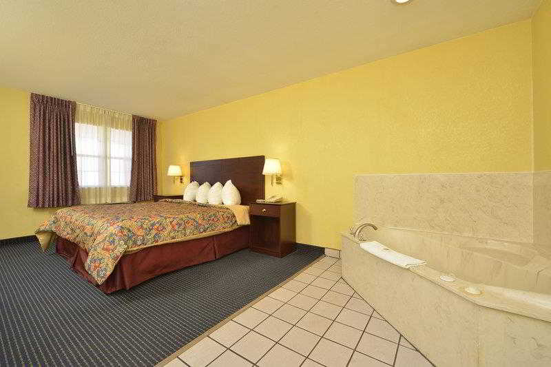 Best Western Gun Barrel City Inn 16/27