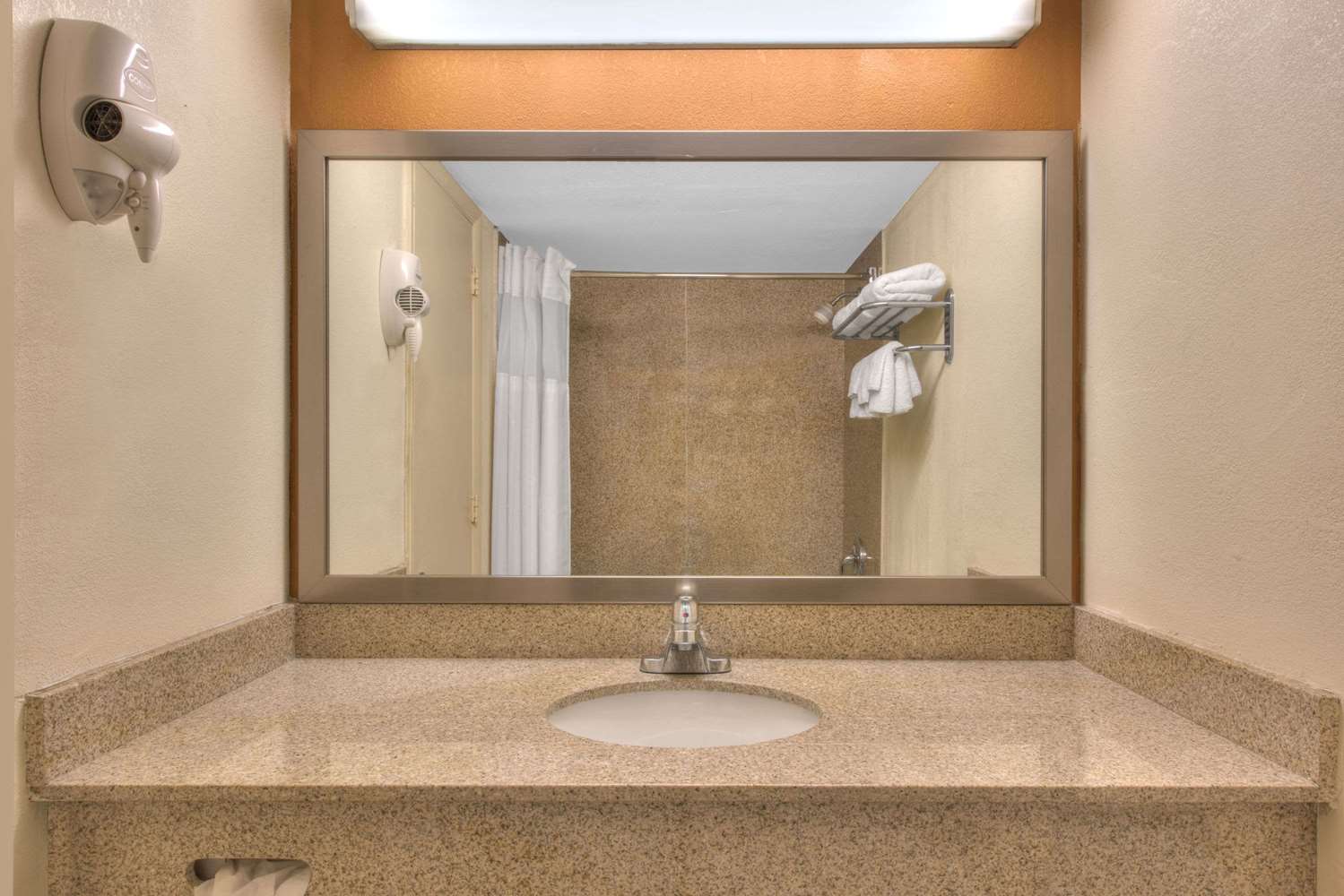 Express Inn - New Cumberland 9/10