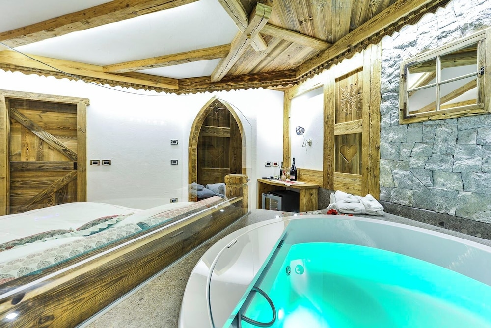 HOTEL CHALET PINETA 20/50