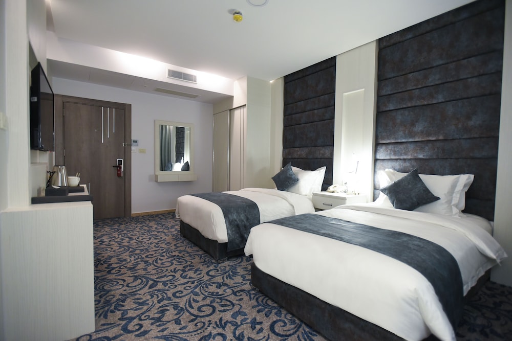 OPAL HOTEL 13/50