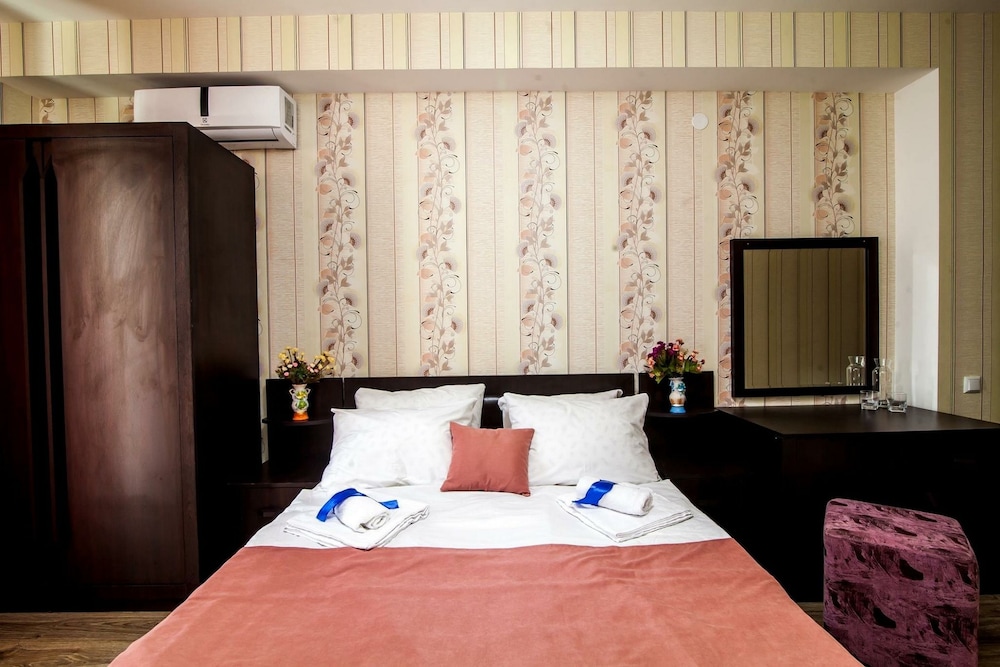 Hotel Ellegance 63/65