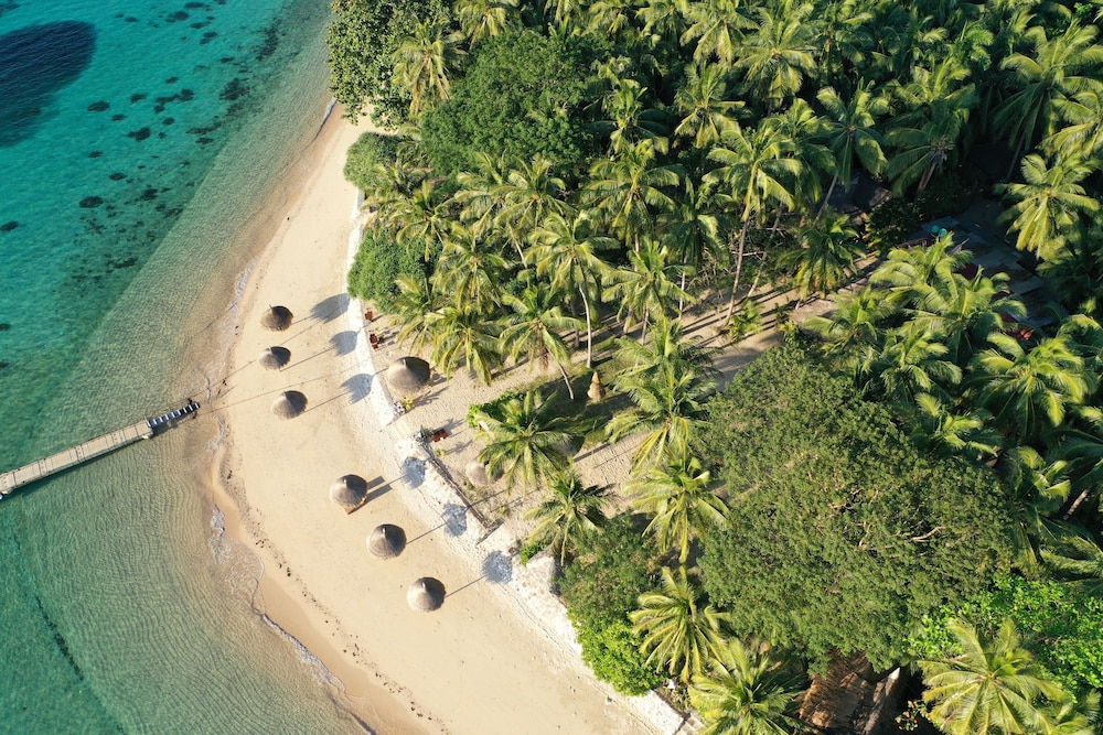 FLOWER ISLAND RESORT 63/71
