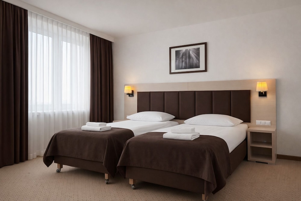 DELUXE, TWIN BEDS