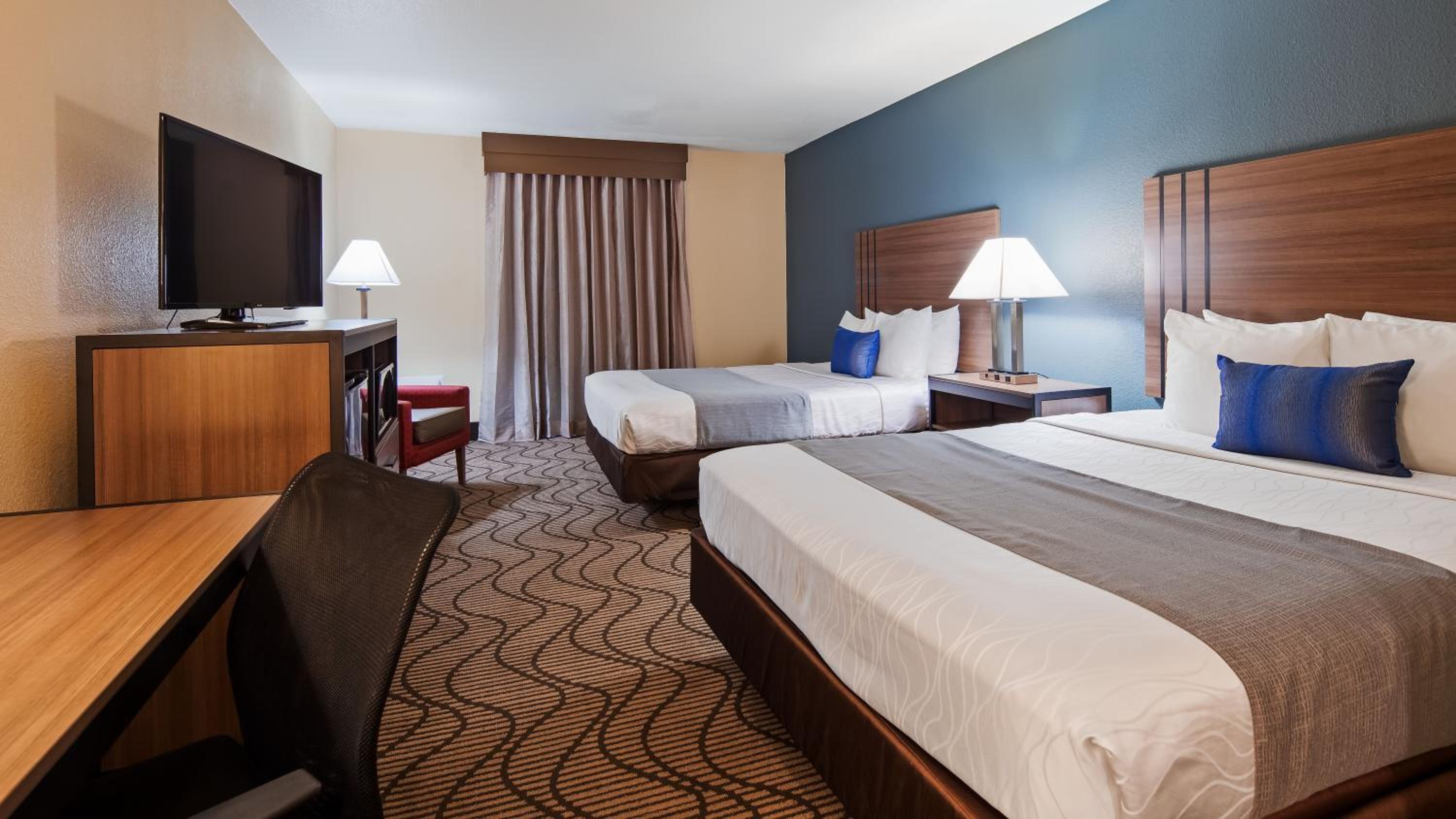 Room, 2 Queen Beds, Pool Side