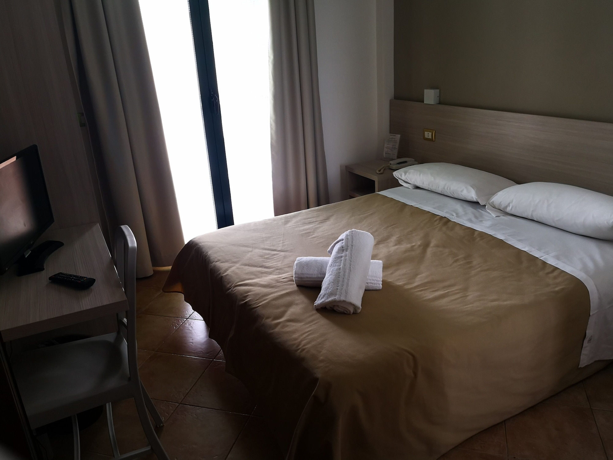 SUPERIOR, DOUBLE BED
