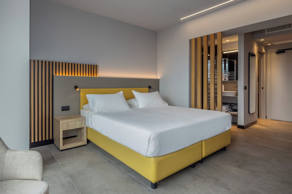 غرفة ديلوكس بسرير مزدوج أو سريرين منفصلين بشرفة، Hotel Garda 4/8