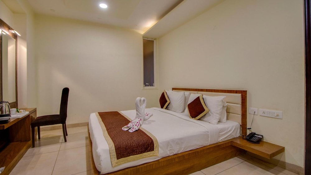 Golden Eagle By Keshav Global Hotels 11/40