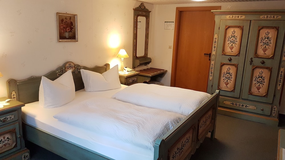 Hotel Zum Burgergarten 18/50