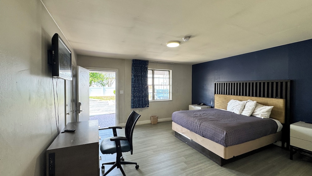 Economy 7 Inn Hampton W Pembroke 31/64