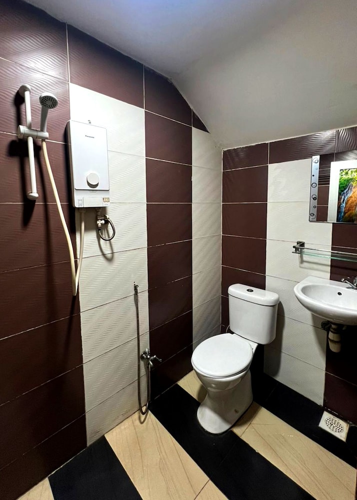 Kota Damansara Business Hotel 34/34