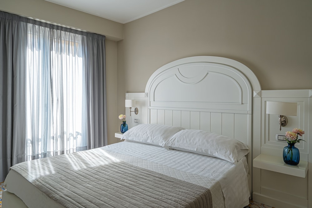 Hotel Capri 8/50