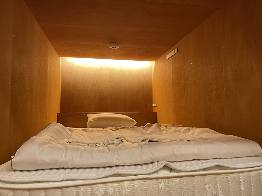 FEMALE DORM, FEMALE ONLY