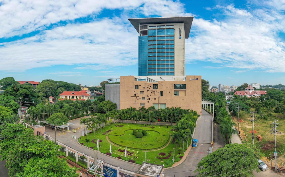 Radisson Blu Chattogram Bay View 9/70