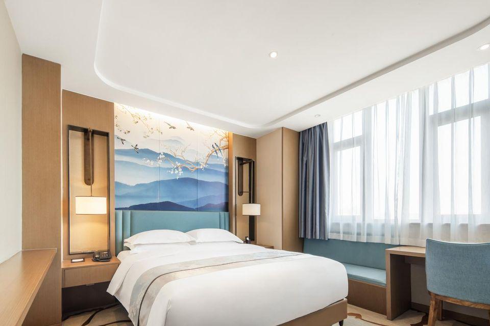 Huhua International Hotel (Shanghai Heqing Road) 11/27