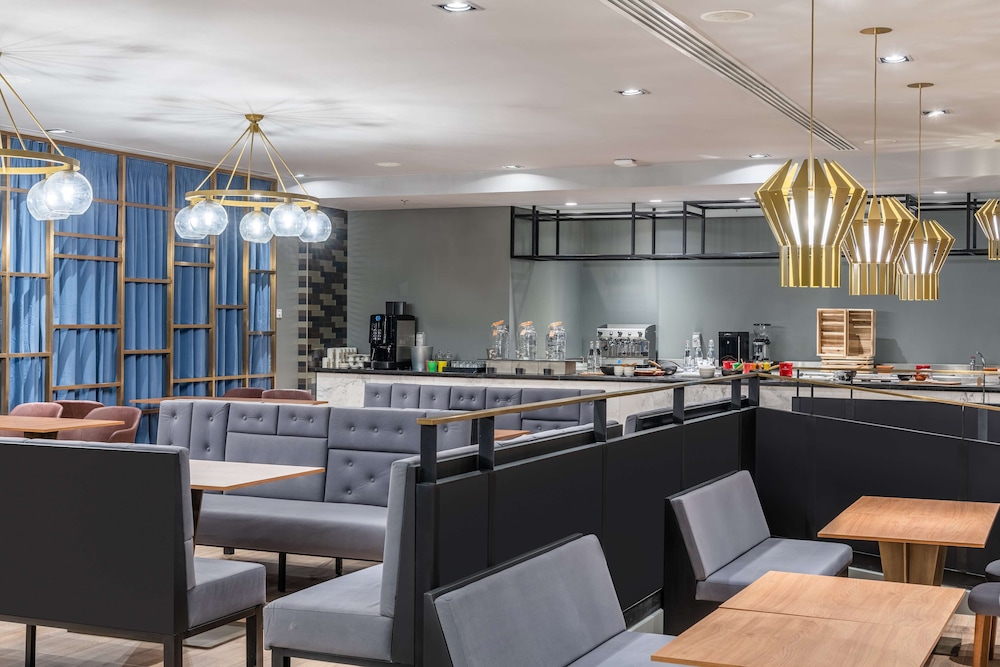 بارك إن باي راديسون الرياض(Park Inn By Radisson Riyadh) 8/66