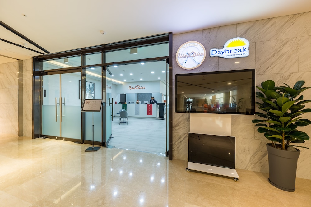 Howard Johnson by Wyndham Incheon Airport 19/65