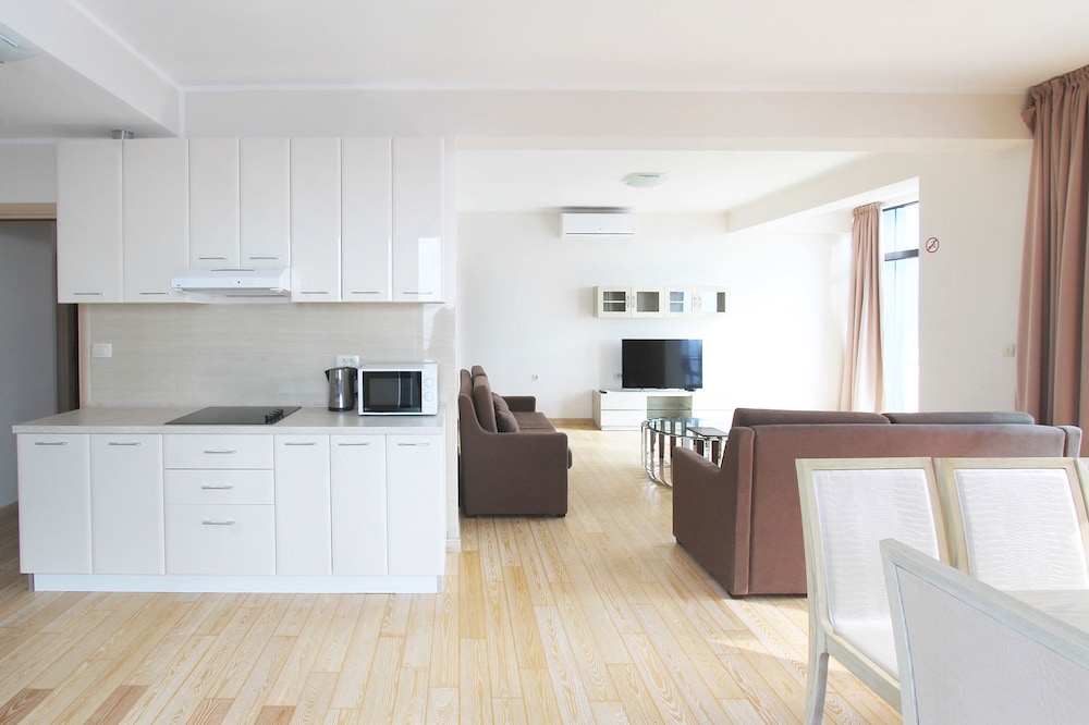 Apartments Aqua 4/66