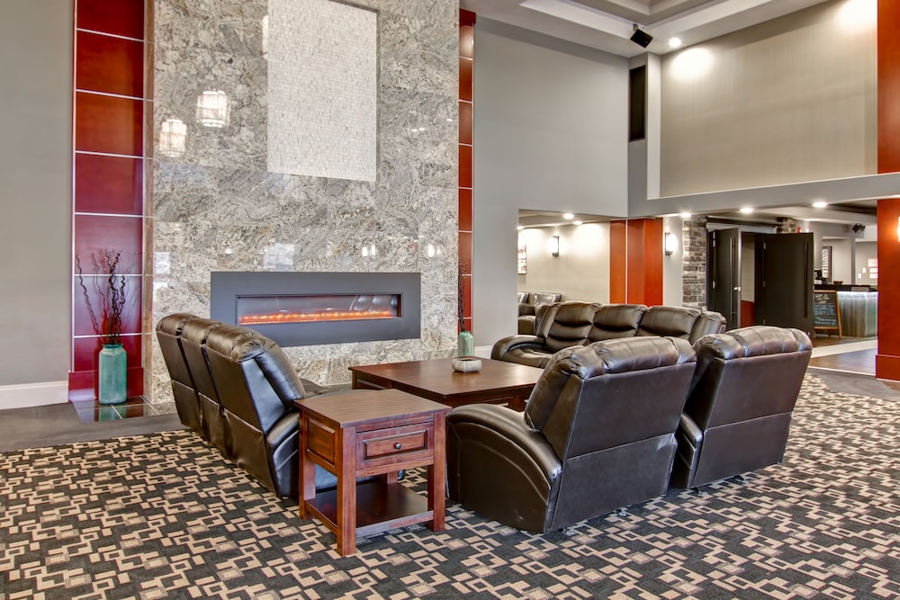 Chateau Nova Yellowknife 37/49