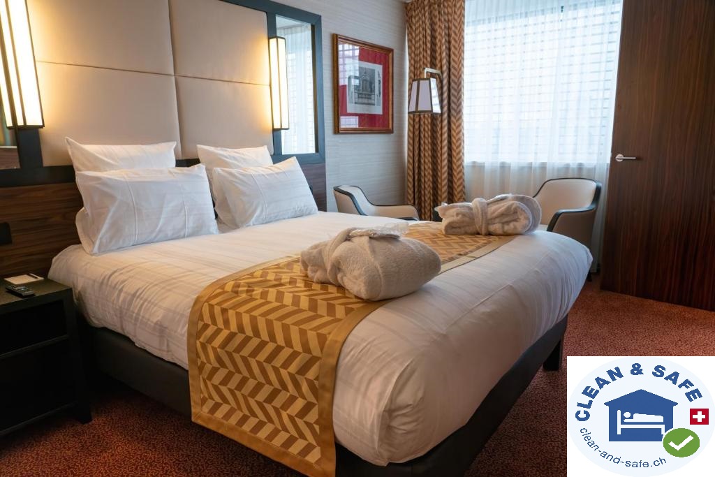 EXECUTIVE, SUITE