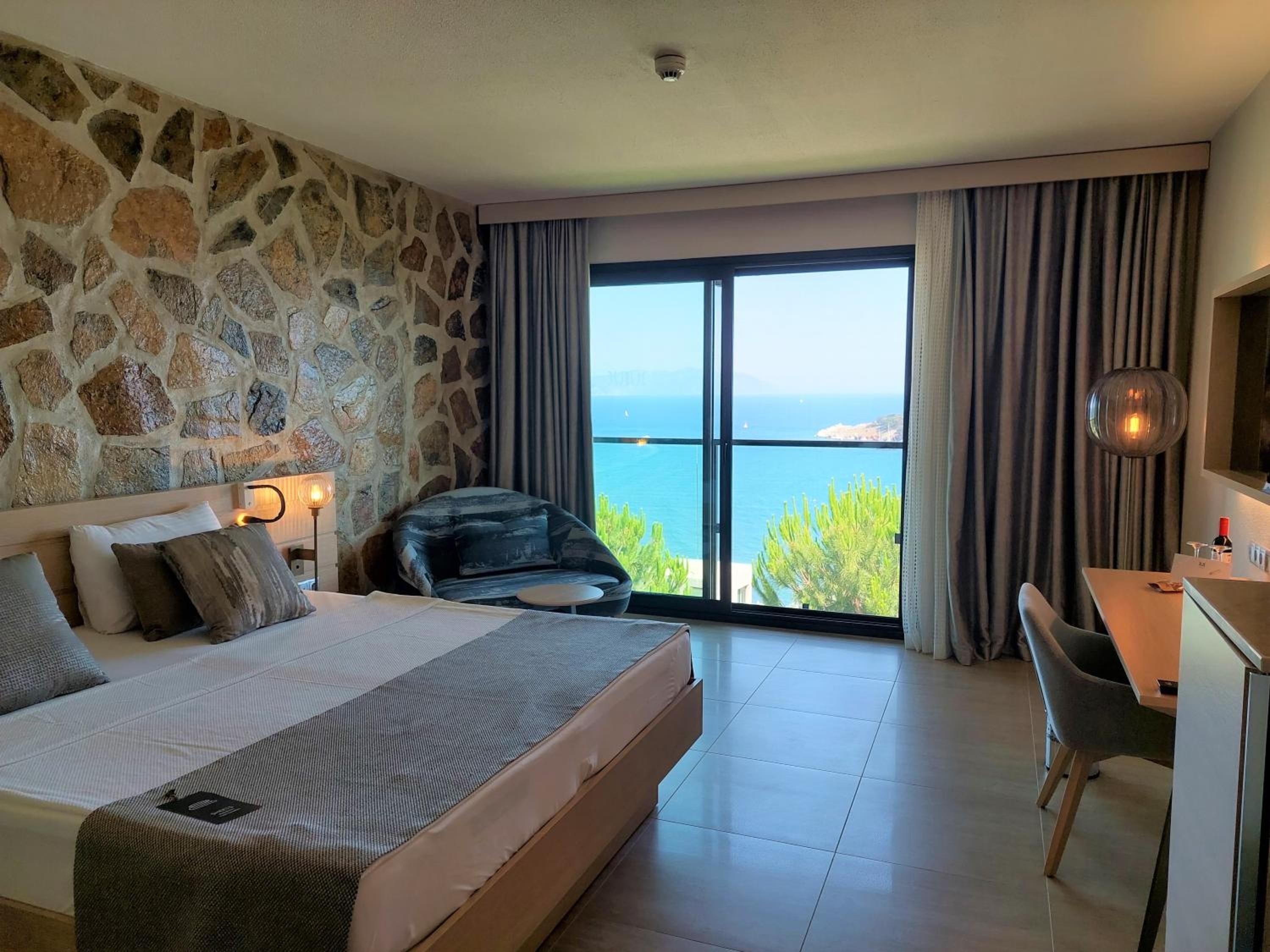 Standard, Sea View, No Balcony