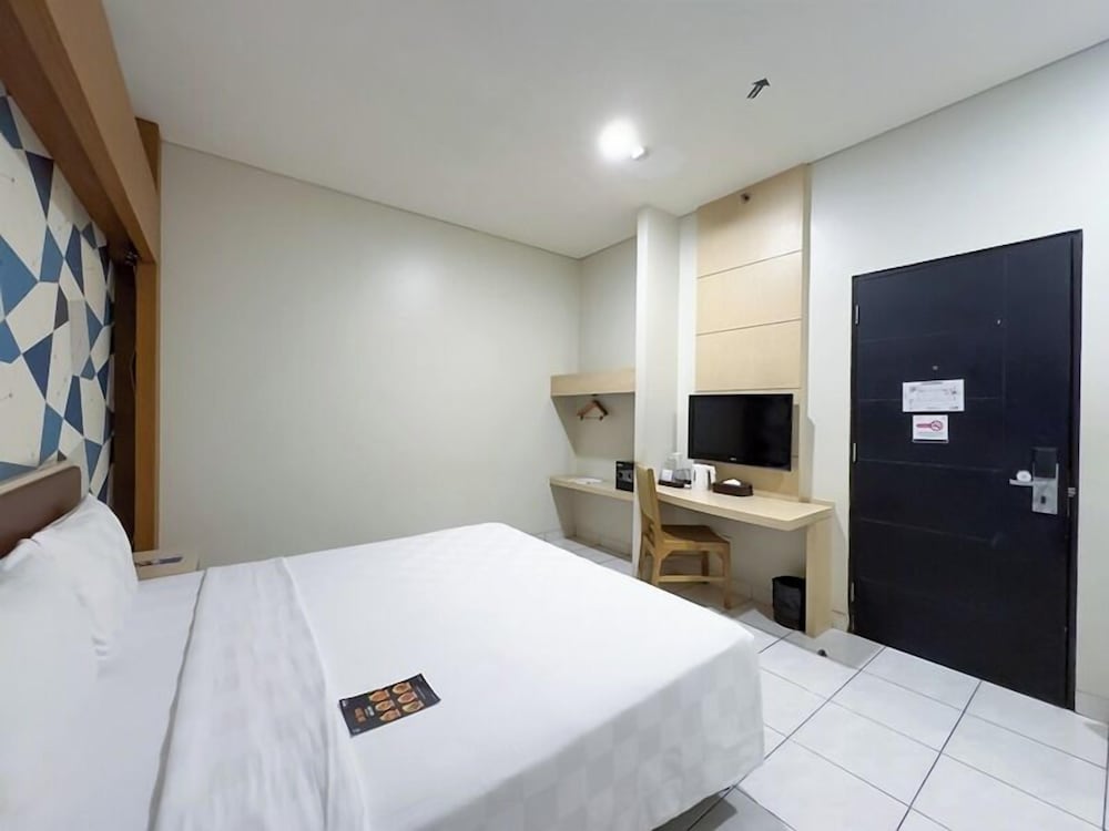 غرفة ديلوكس بسرير كينج، Hotel 88 Jakarta - Mangga Besar VIII 4/7