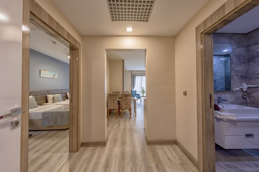 MyHouse N5 Suites 66/69