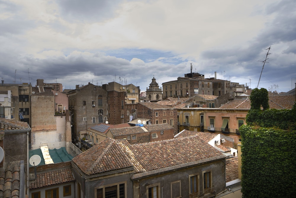 Santuzza Hotel Catania 44/50