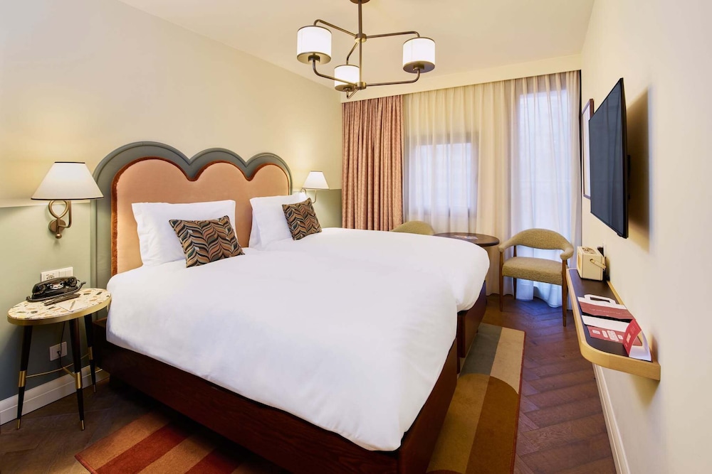 Room at The Hoxton Charlottenburg, BERLIN