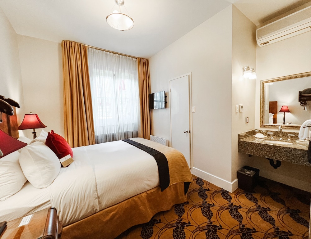 Economy, Queen Bed