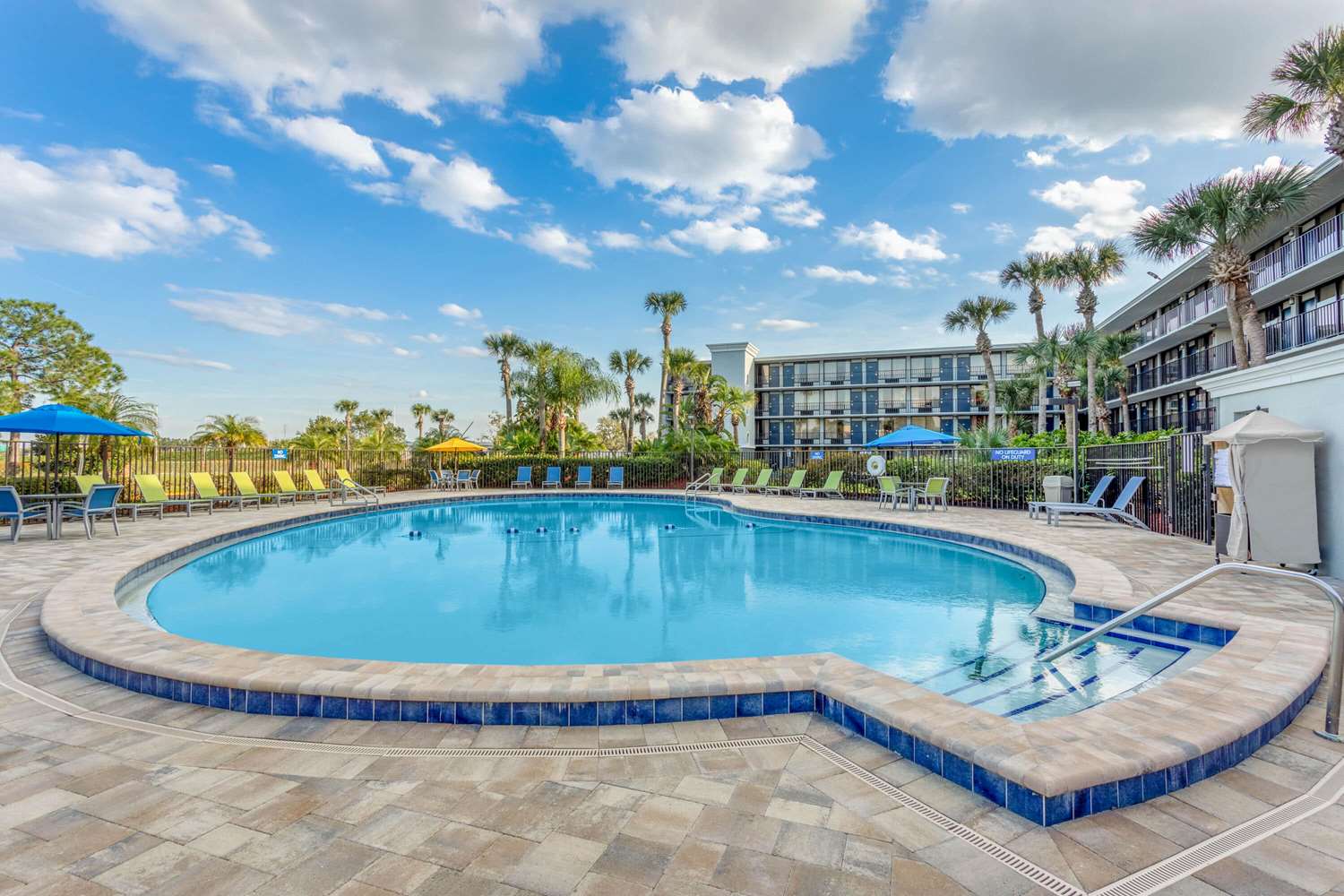 Days Inn by Wyndham Orlando Conv. Center/International Dr 40/43