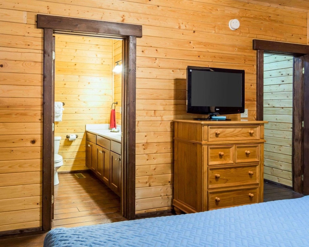 Bluegreen Vacations Shenandoah Crossing, an Ascend Collection Resort 24/47