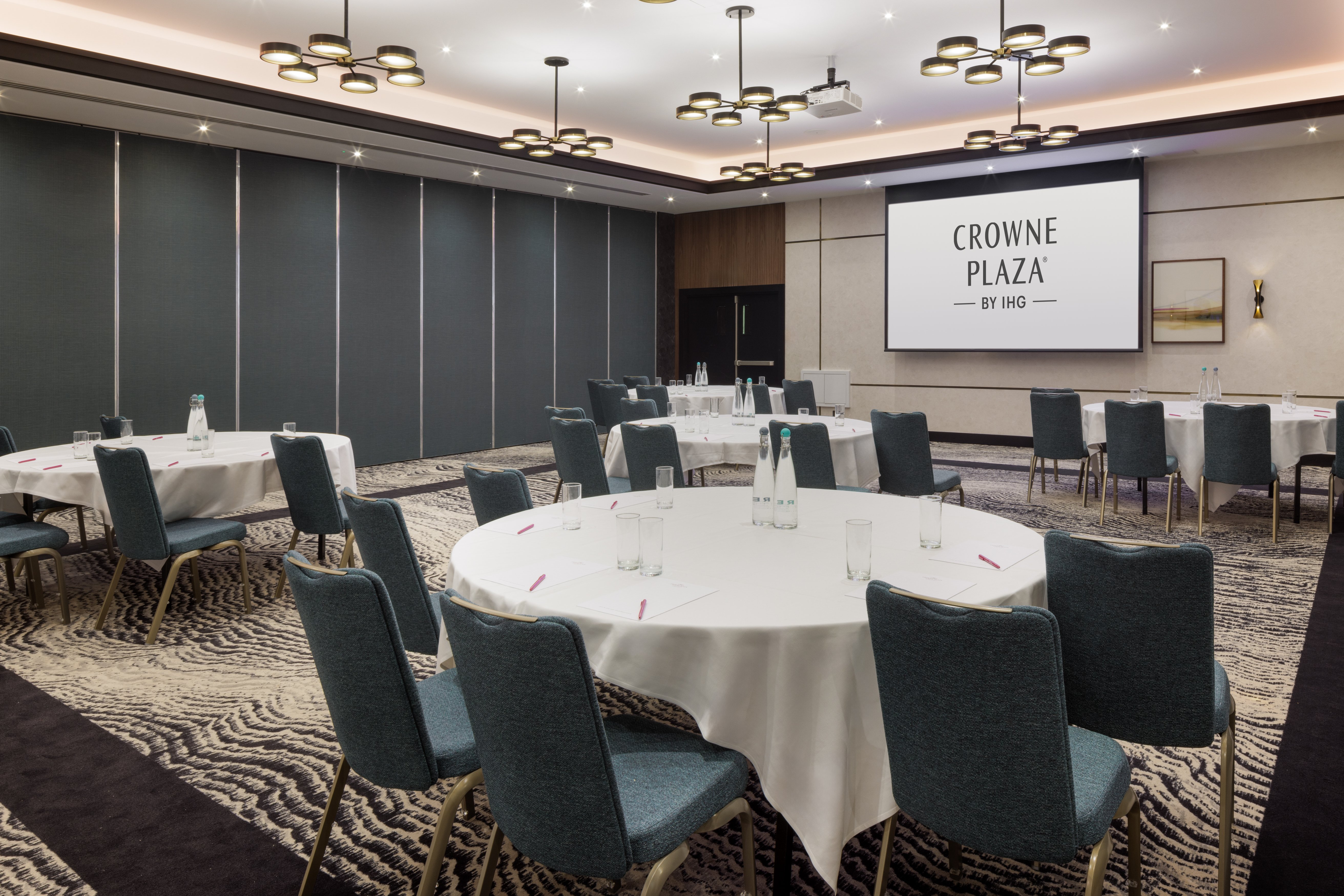 Crowne Plaza London Gatwick Airport 77/83