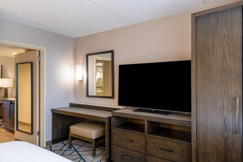 Embassy Suites by Hilton Seattle Bellevue 69/76