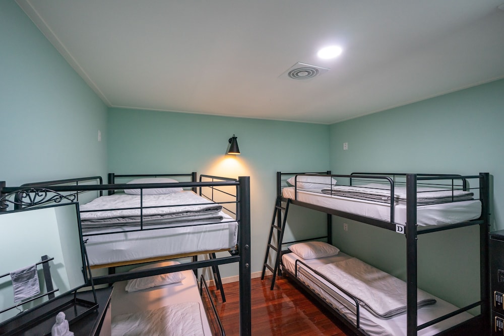 Mireuk Mireuk Beer Hostel 12/42