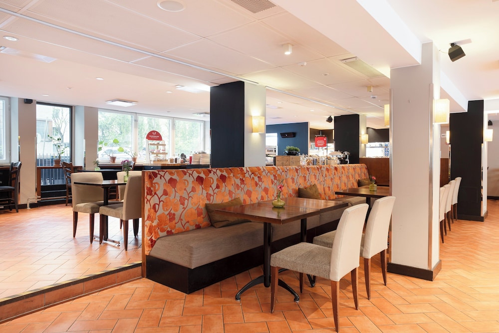 restaurant cafeteria